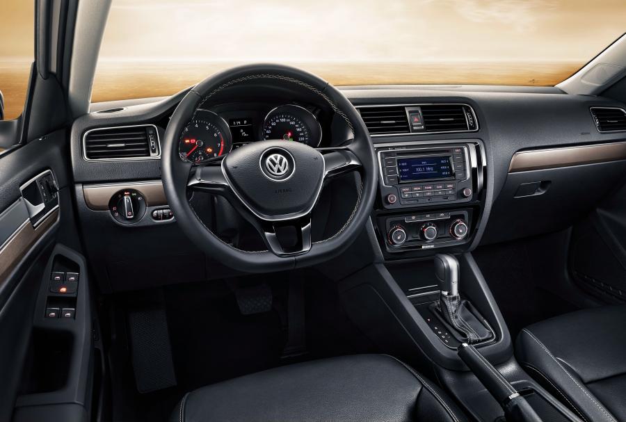  Volkswagen Sagitar Edition 25 2016 года  (фото 2 из 4)